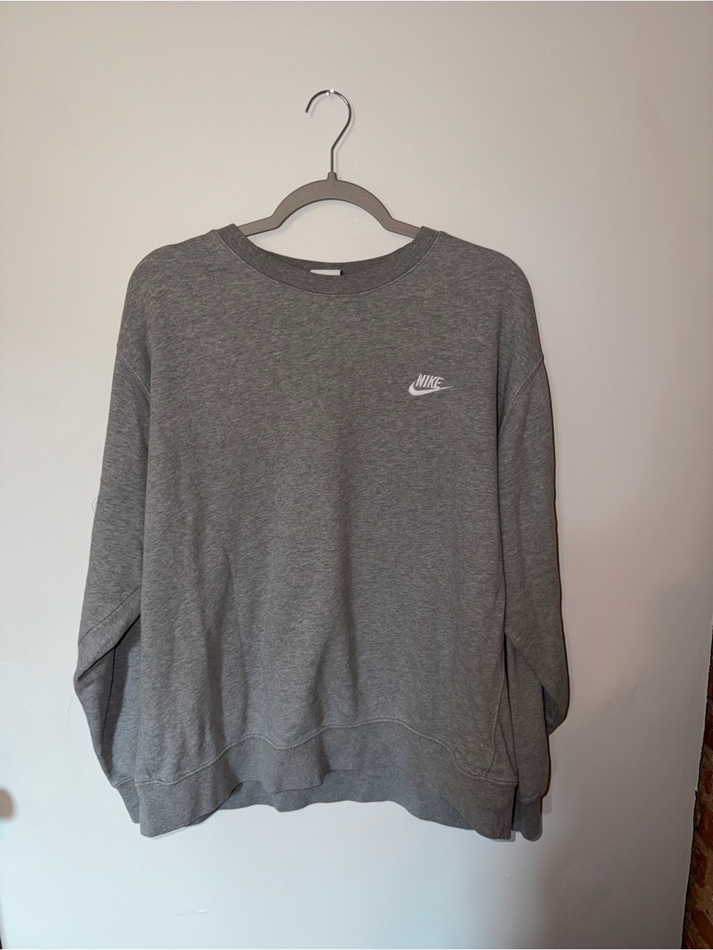 Nike Men's Heather Gray Crewneck Sweatshirt